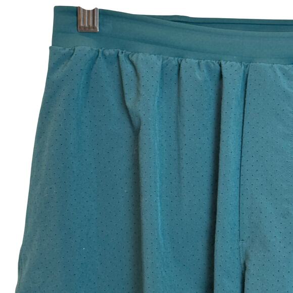 Lululemon Running Shorts Teal Perforated Zip Pocket Mens Size Small Running Gym - Picture 7 of 16